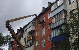 Мытьё окон в подъездах дома по адресу ул. Веденеева, 88