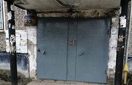 Покраска входных дверей в доме по адресу ул. Волховская, 32