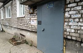 Покраска входных дверей