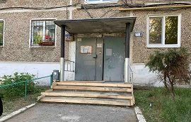 Ремонт входных групп и отмостки дома по адресу ул. Косякова, 76