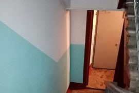 Косметический ремонт подъезда в доме по адресу ул. Косякова, 11